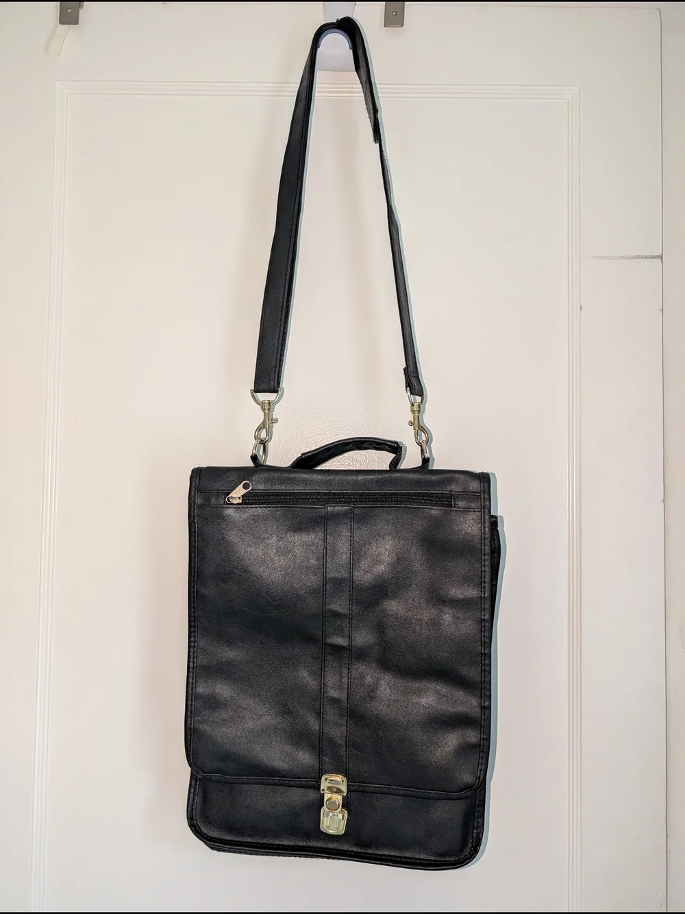 Black Leather Messenger Bag - Classic Men’s Crossbody